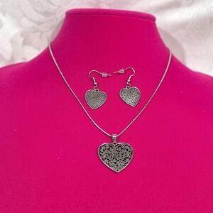 NWOT Elegant Silver Heart Pendant and Earrings Set
